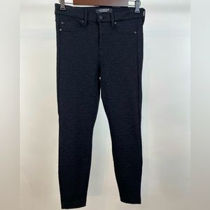 TEXTURED JEANS